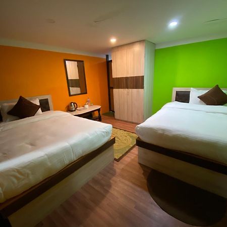 Chareli Resort Нагаркот Екстериор снимка