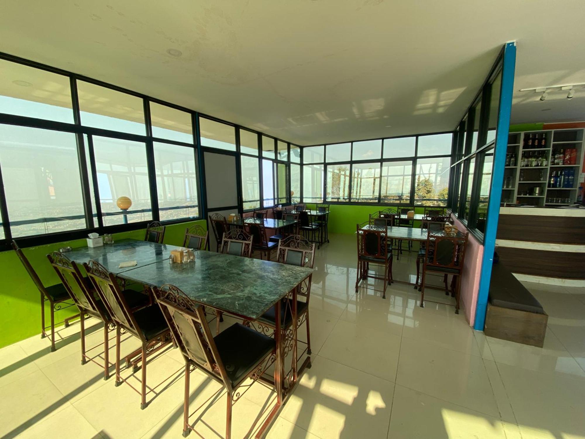 Chareli Resort Нагаркот Екстериор снимка